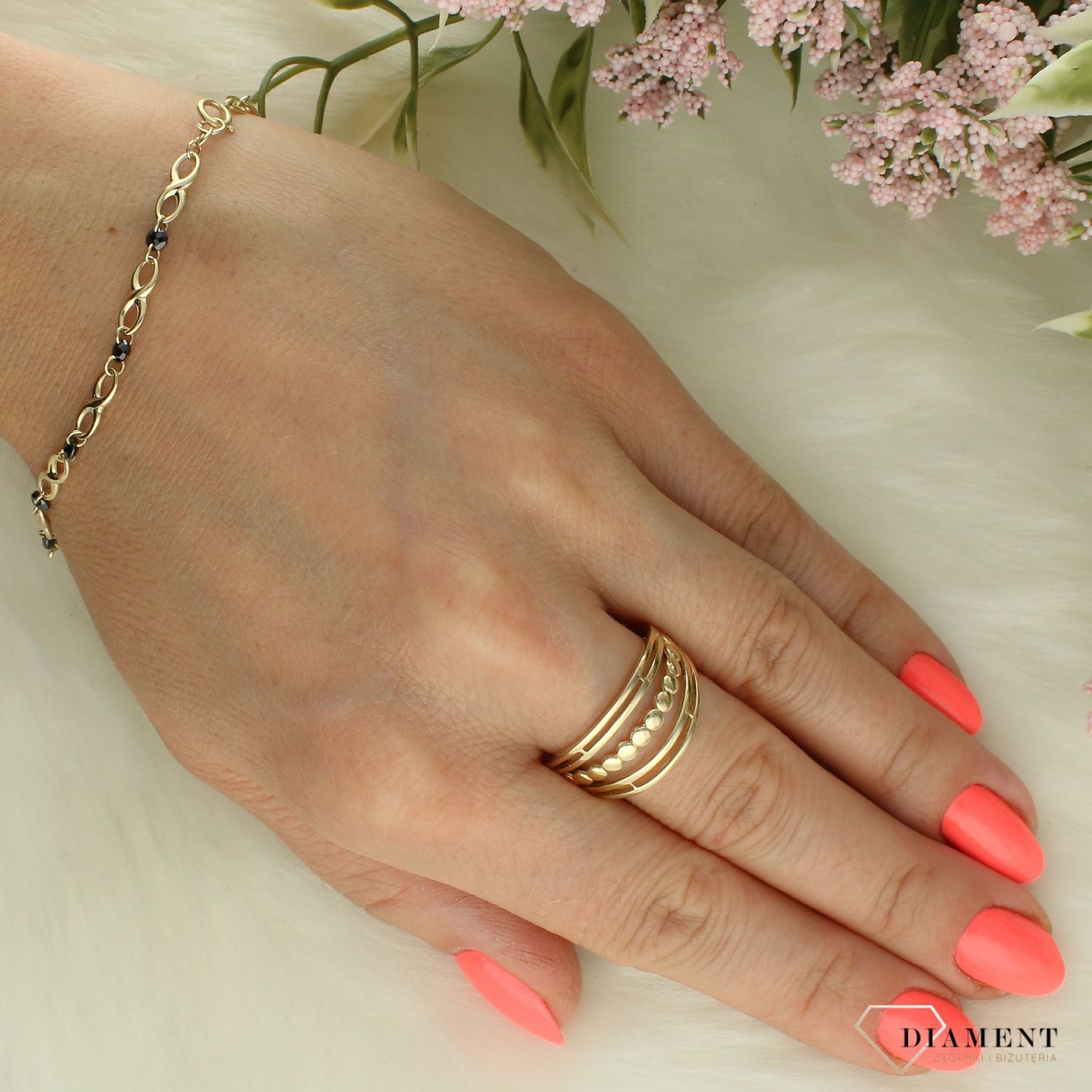 Złoty pierścionek damski 585 szeroki potrójny rozmiar 21 PI 6422 585. Złoty pierścionek damski. Złoty pierścionek bez kamieni. Pierścionek złoty zaręczynowy. Pierścionek złoty próby 585. Złoty pierścionek na prezent dla kobiety (2).jpg